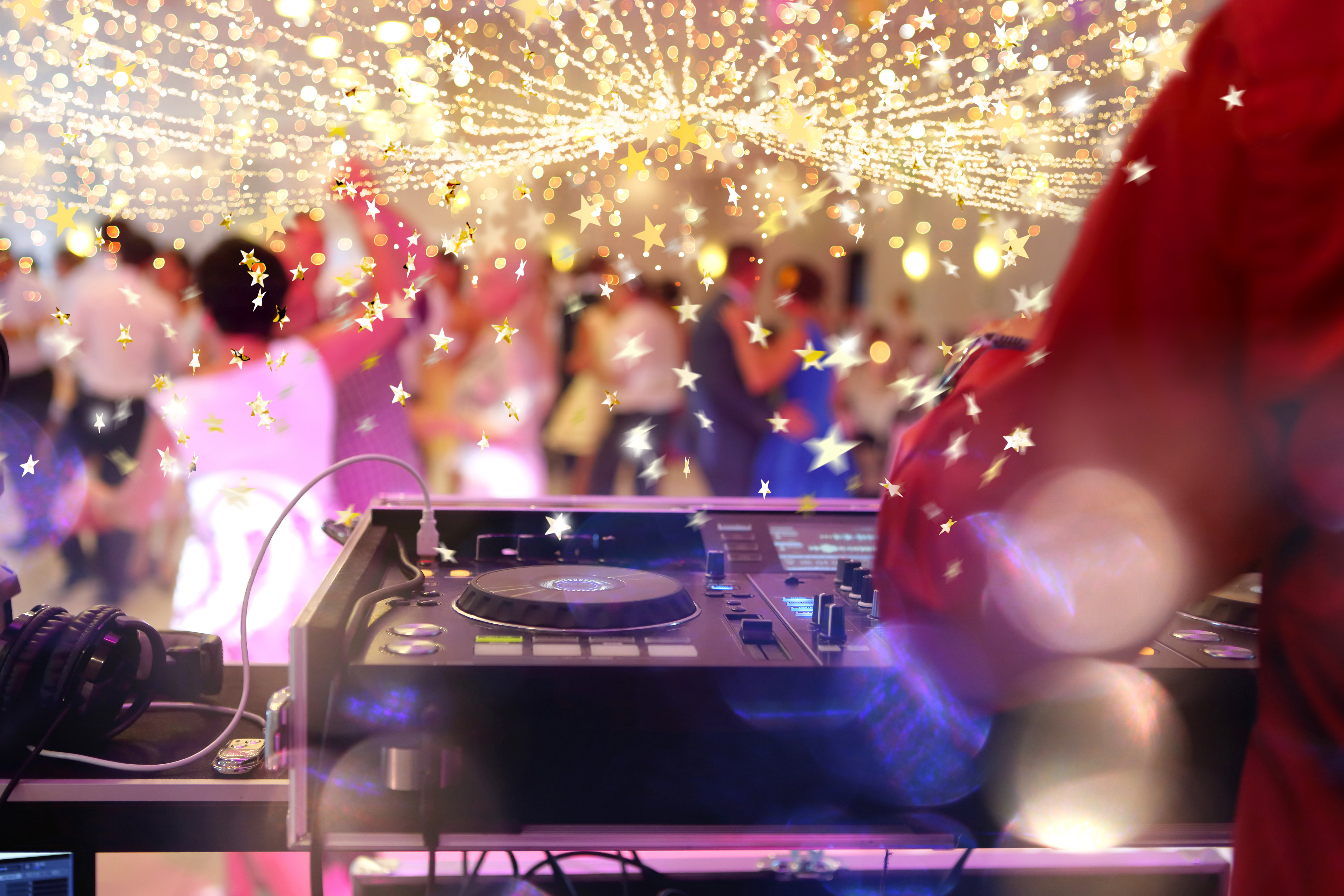 プロおすすめ 21年版オープニングムービー最新おすすめ楽曲をご紹介 結婚式ムービー制作のプリンセスネット プロおすすめ 21年版オープニングムービー最新おすすめ楽曲をご紹介 結婚式ムービー制作のプリンセスネット
